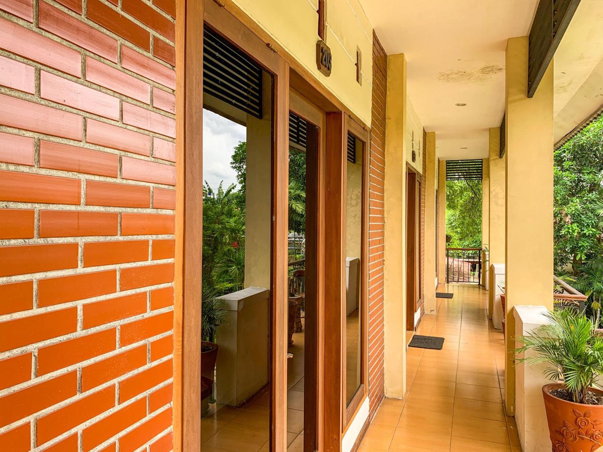 Urbanview Sasono Putro Condoongcatur By Reddoorz Kejayan Dış mekan fotoğraf