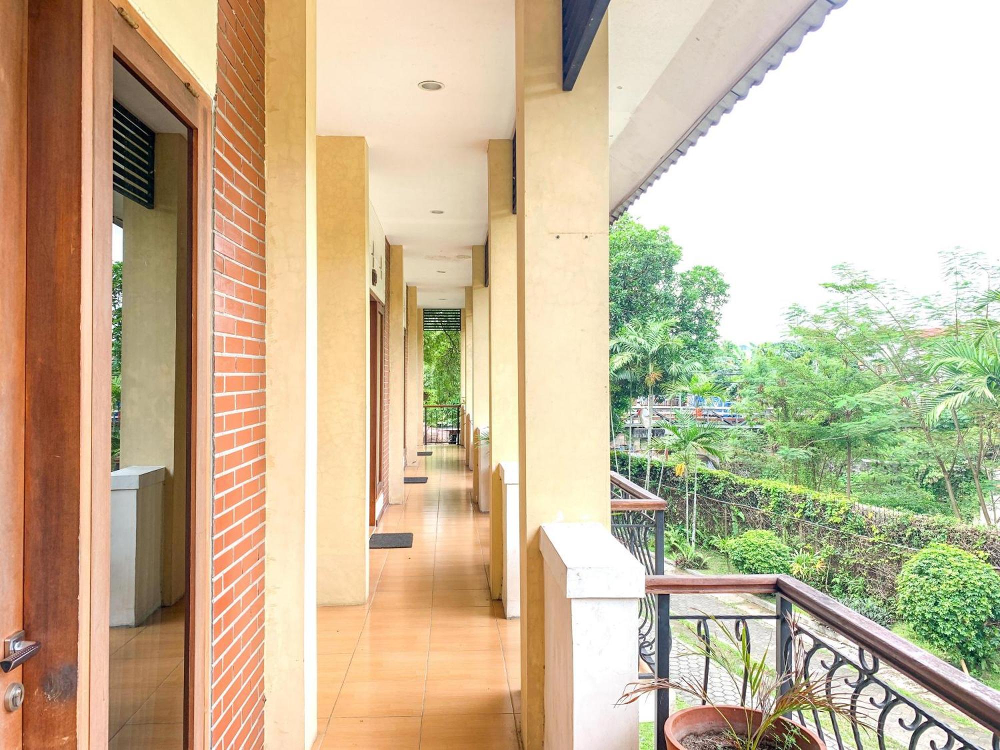 Urbanview Sasono Putro Condoongcatur By Reddoorz Kejayan Dış mekan fotoğraf
