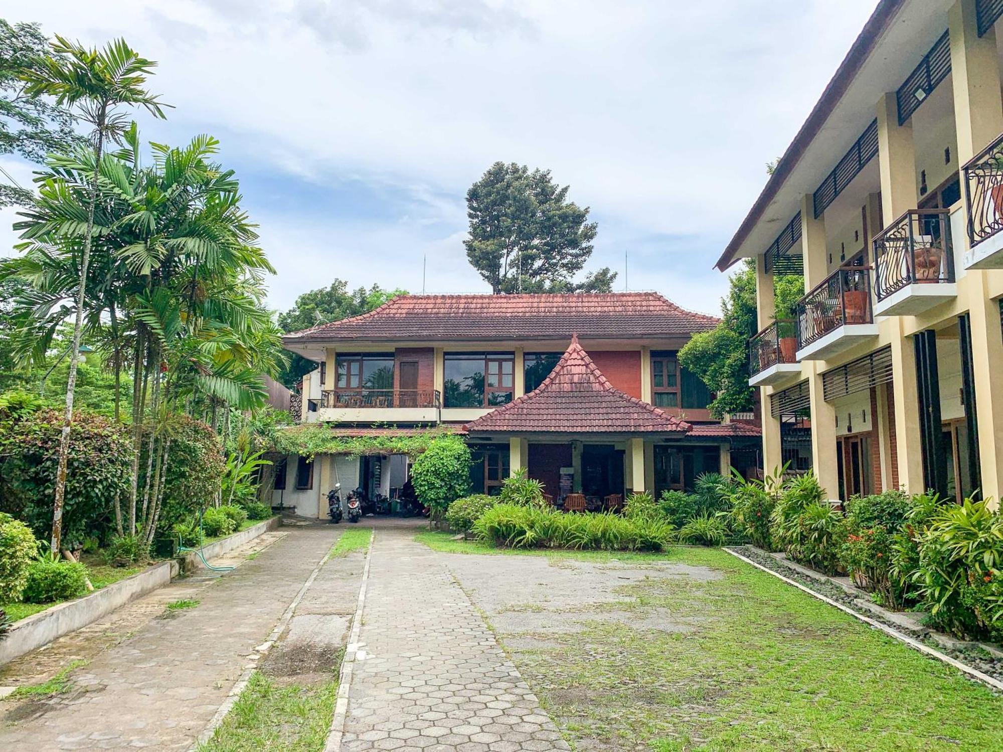Urbanview Sasono Putro Condoongcatur By Reddoorz Kejayan Dış mekan fotoğraf