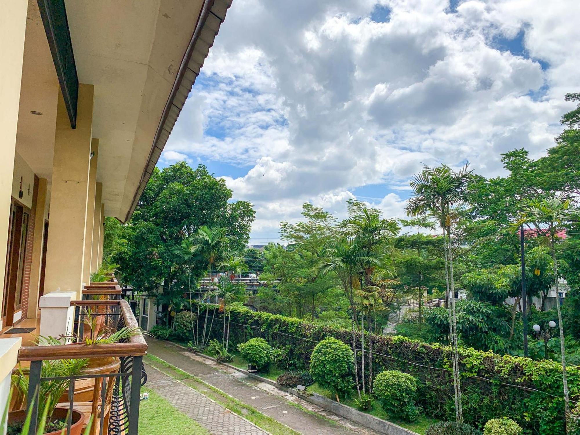 Urbanview Sasono Putro Condoongcatur By Reddoorz Kejayan Dış mekan fotoğraf