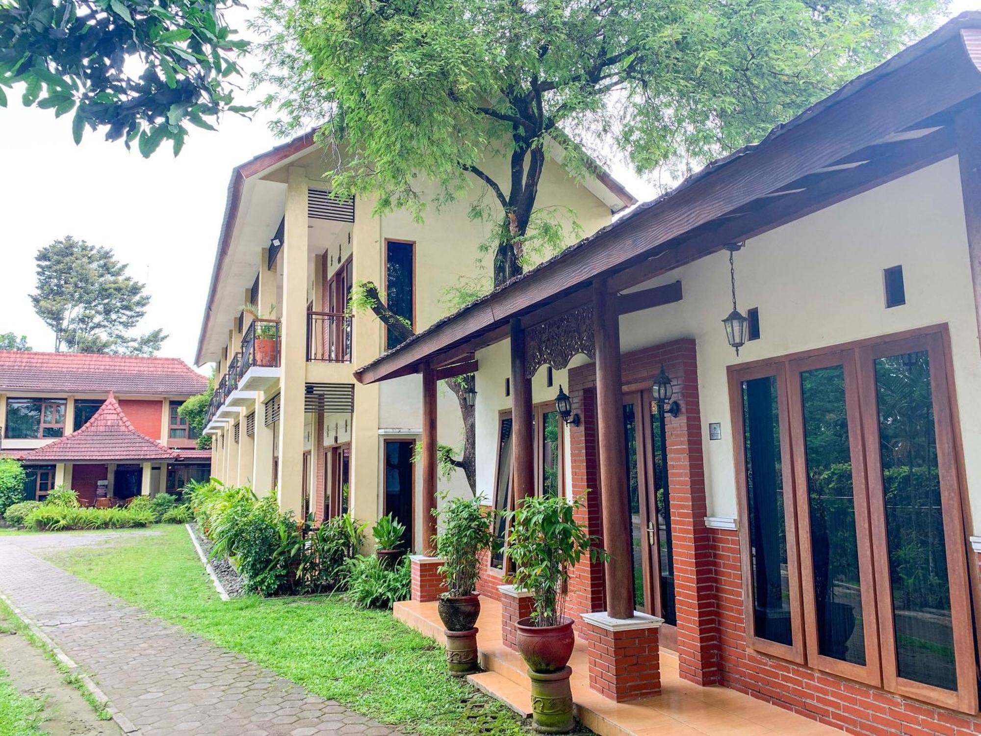 Urbanview Sasono Putro Condoongcatur By Reddoorz Kejayan Dış mekan fotoğraf