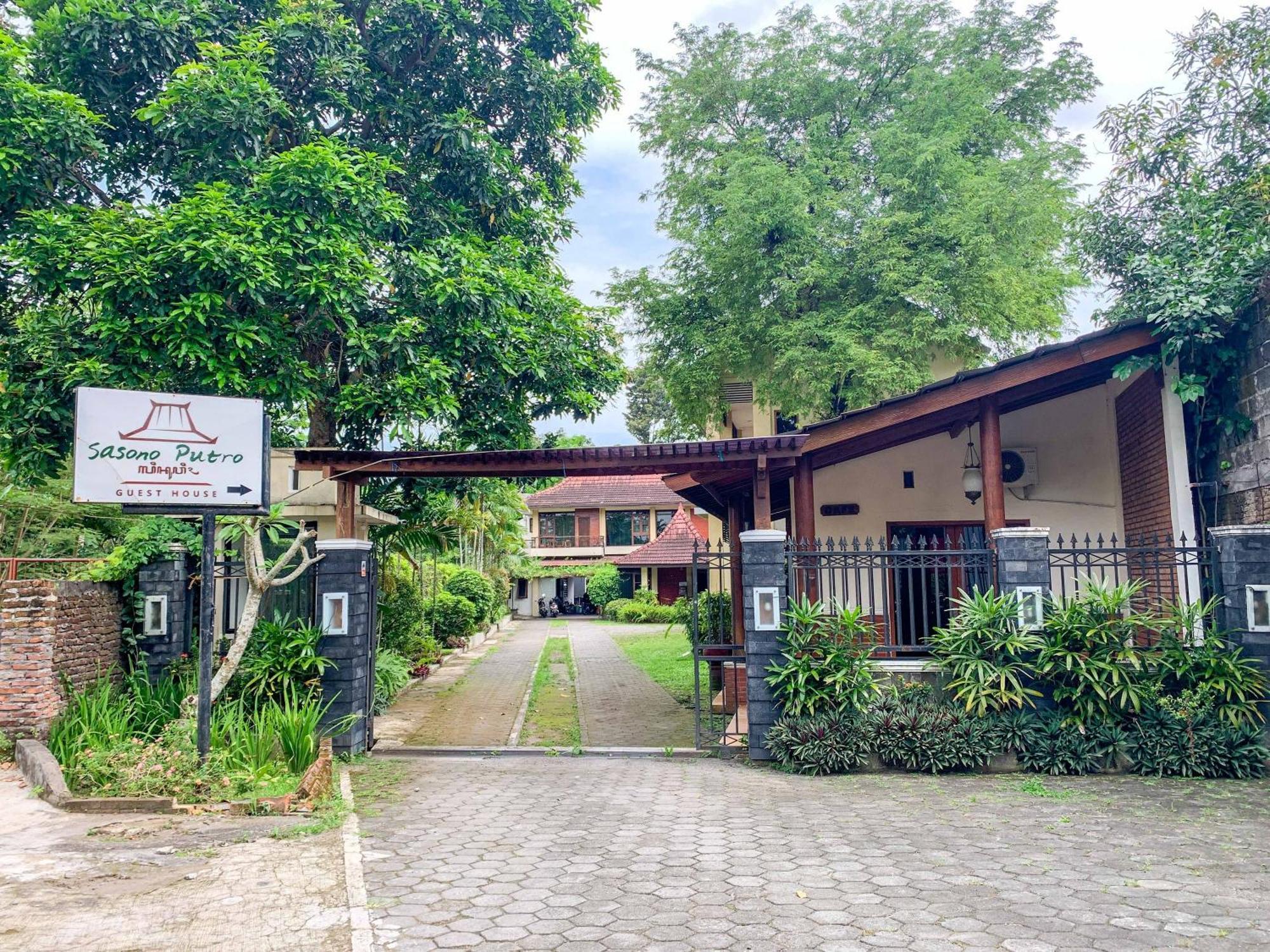 Urbanview Sasono Putro Condoongcatur By Reddoorz Kejayan Dış mekan fotoğraf